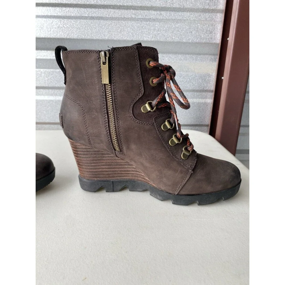 SOREL Joan Laceup WEDGE BOOTS All Weather Ankle BOOTIE Womens Size 9